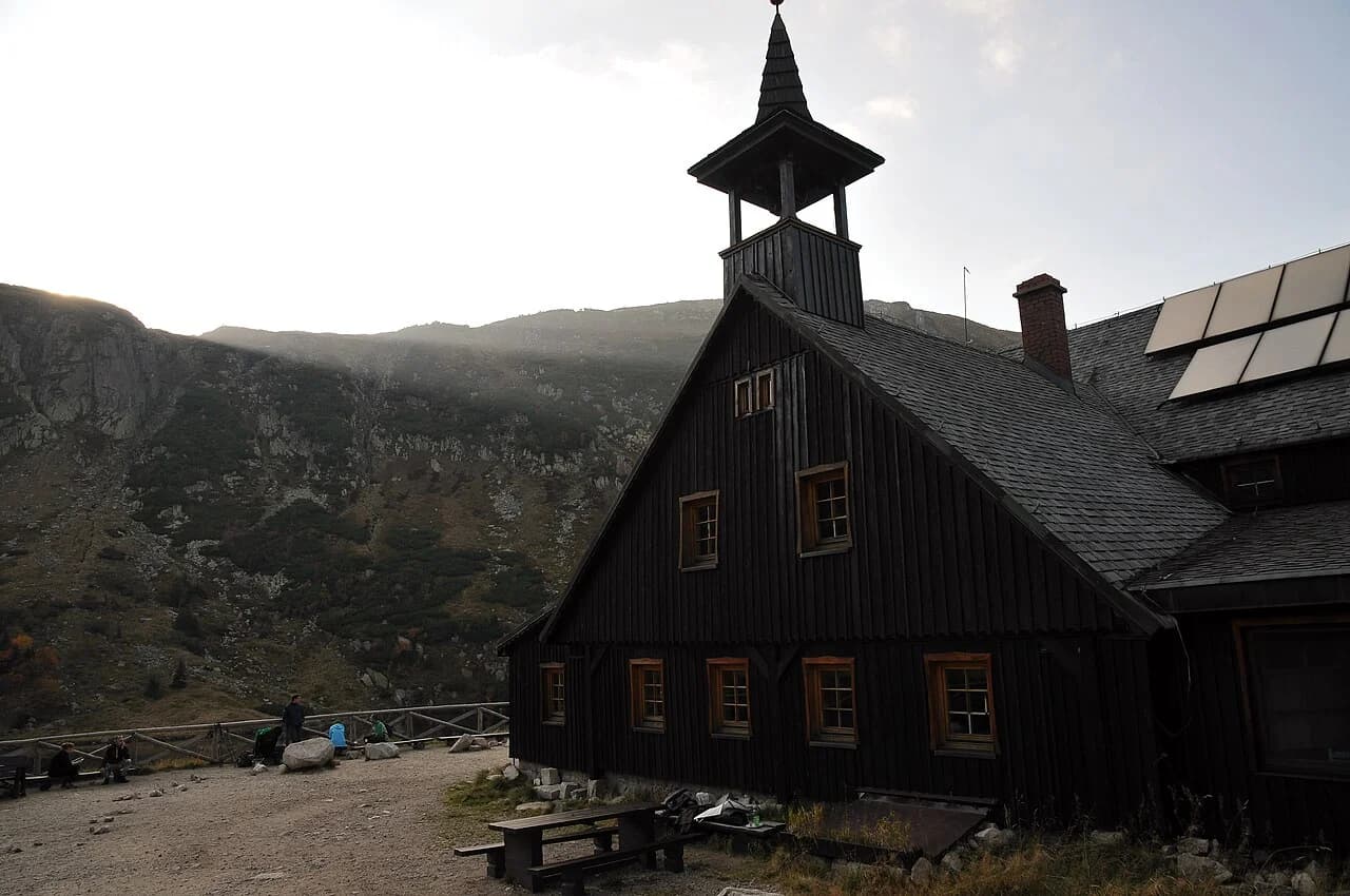 Samotnia mountain hut in the Karkonosze, photographed in October
